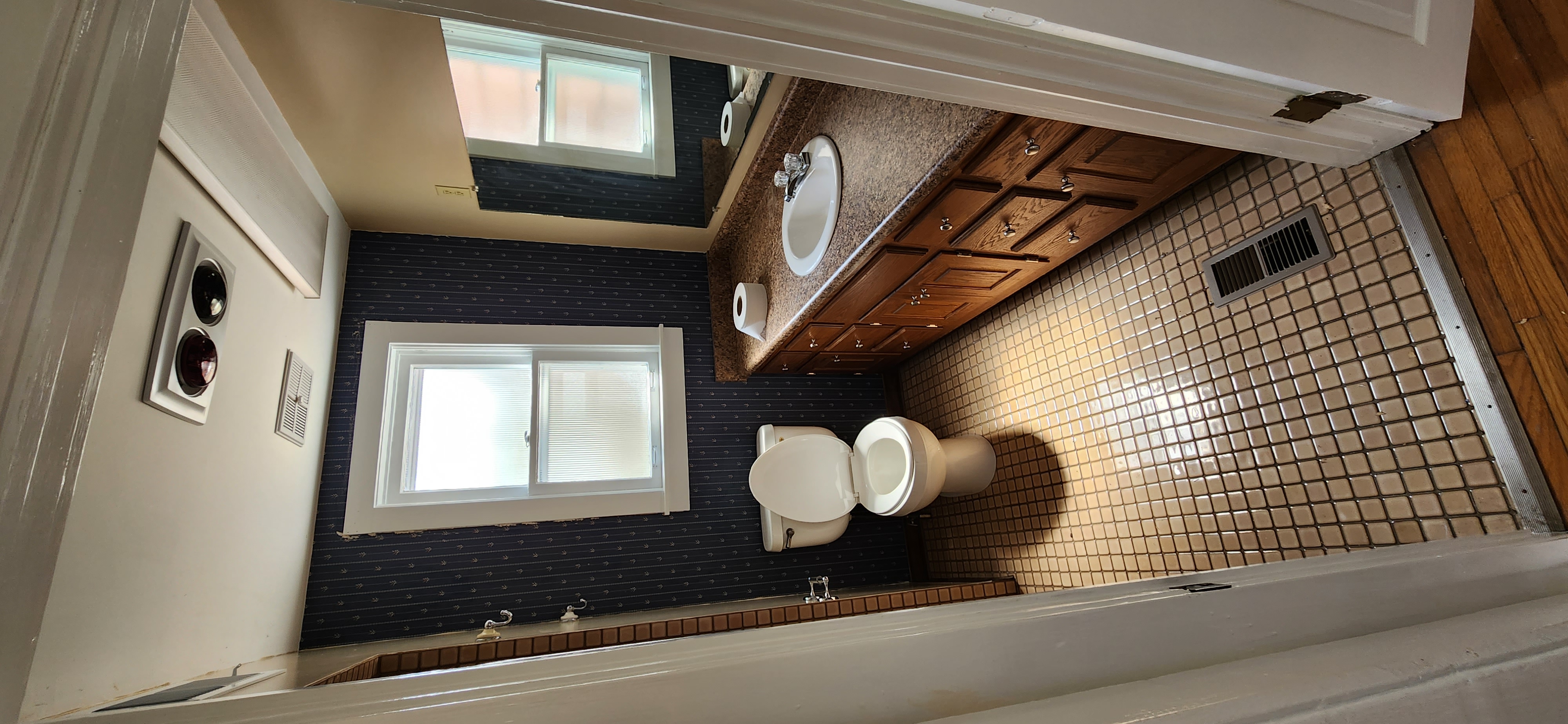 320 W Clinton lower unit pics 14.jpg